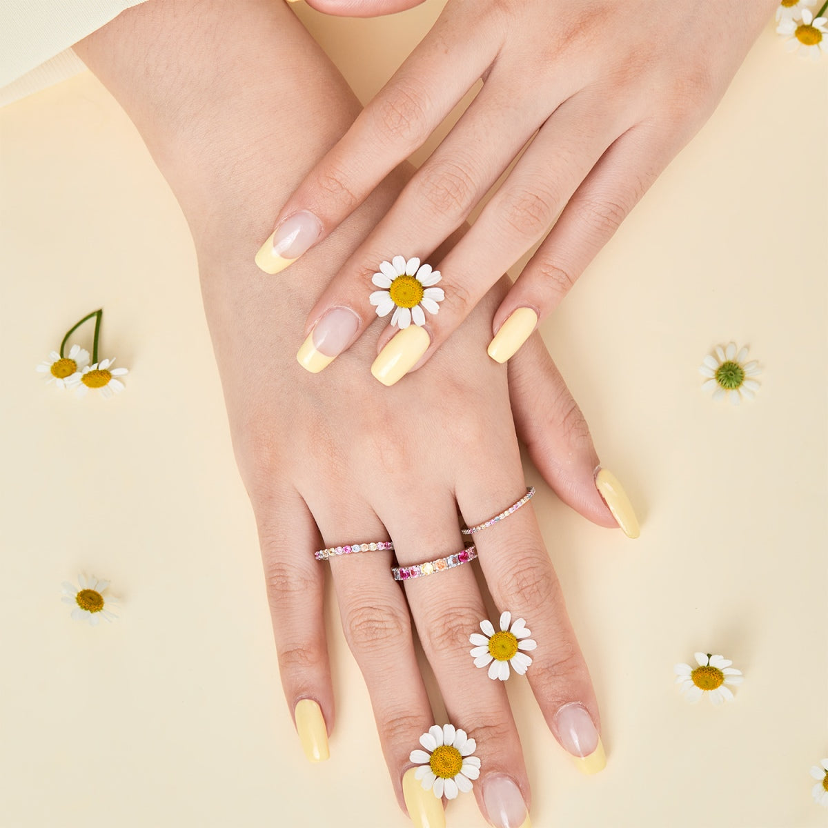 [Love's Uplift]Ornate Colorful Round Cut Tennis Ring