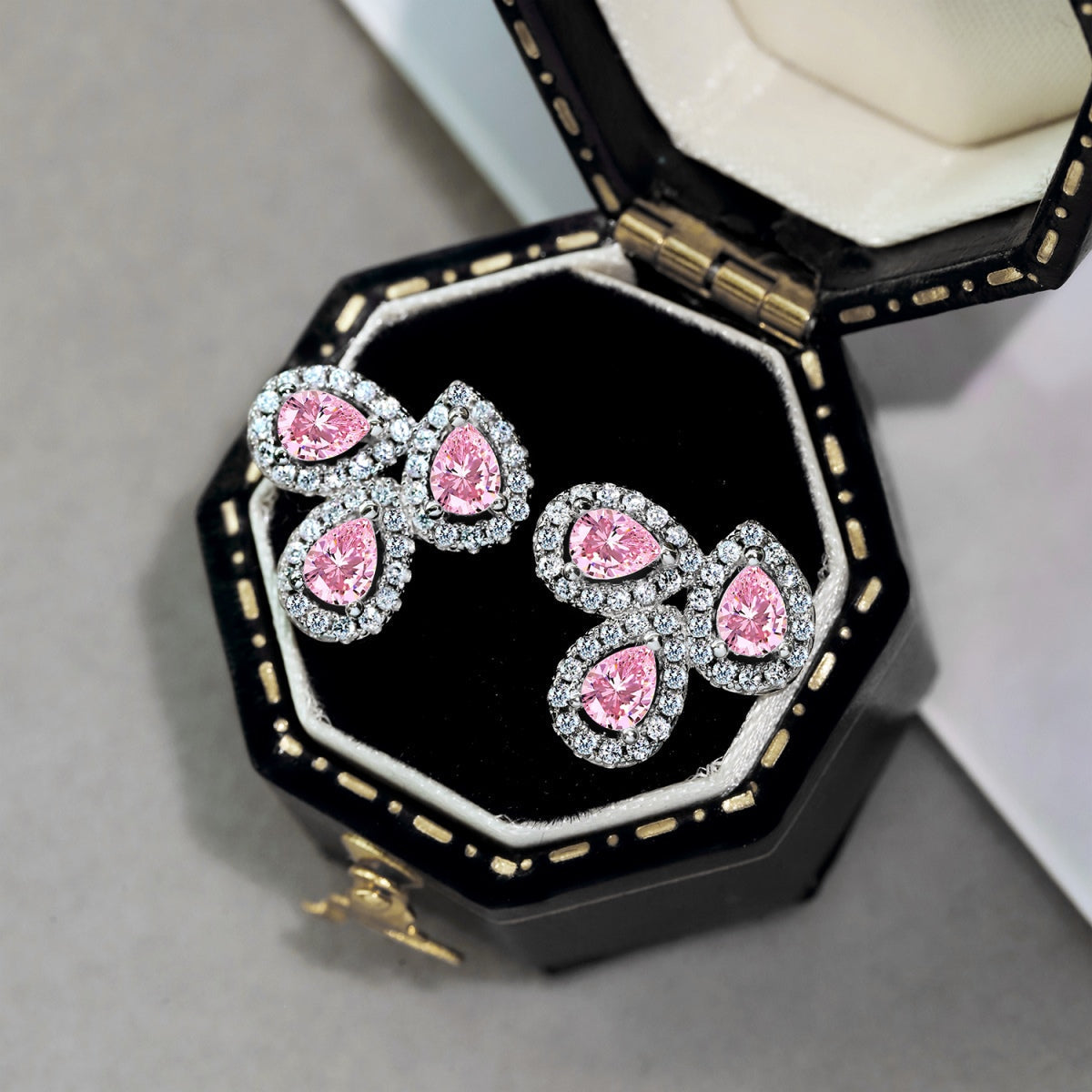 [Love's Uplift]Ornate Flower Shape Pear Cut Lover Earrings