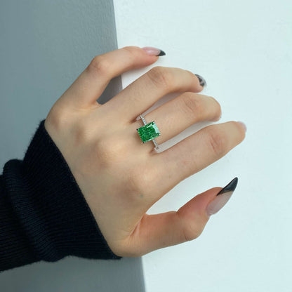 [Love's Uplift]4.0 Carat Luxurious Engagement Ring