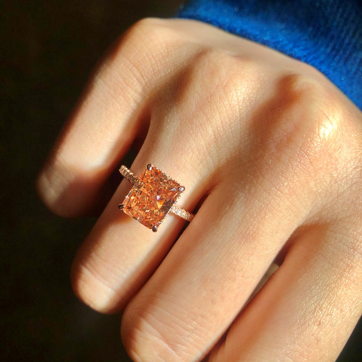 [Love's Uplift]4.0 Carat Luxurious Engagement Ring