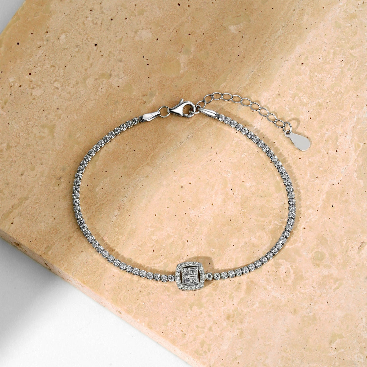 [Love's Uplift]Luxurious Dazzling Square Shape Banquet Bracelet