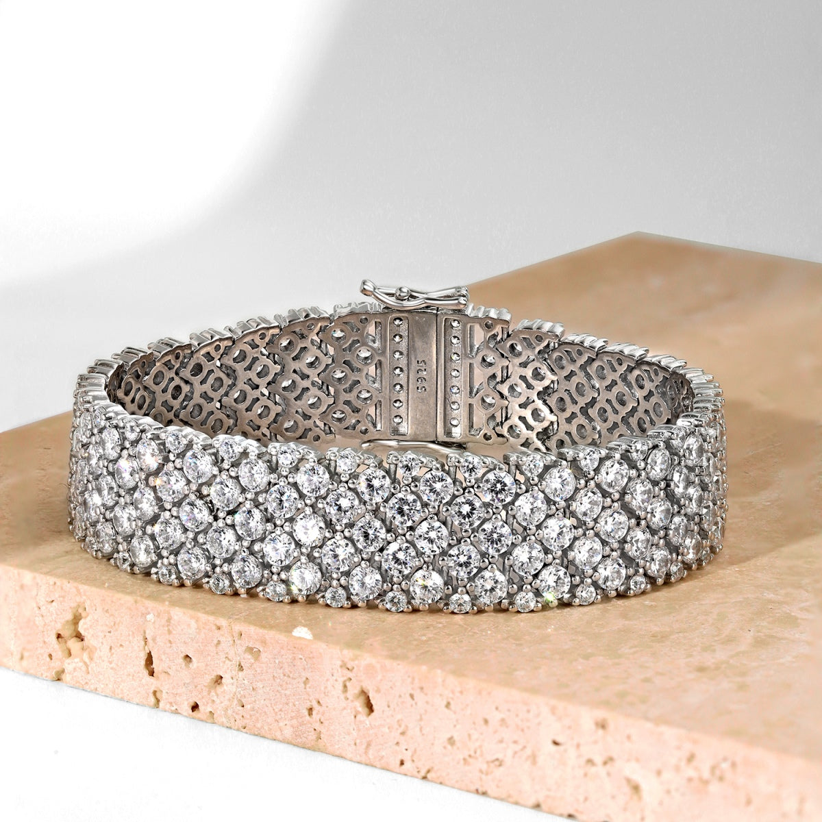 [Love's Uplift]Ornate Elegant Round Cut Party Bracelet