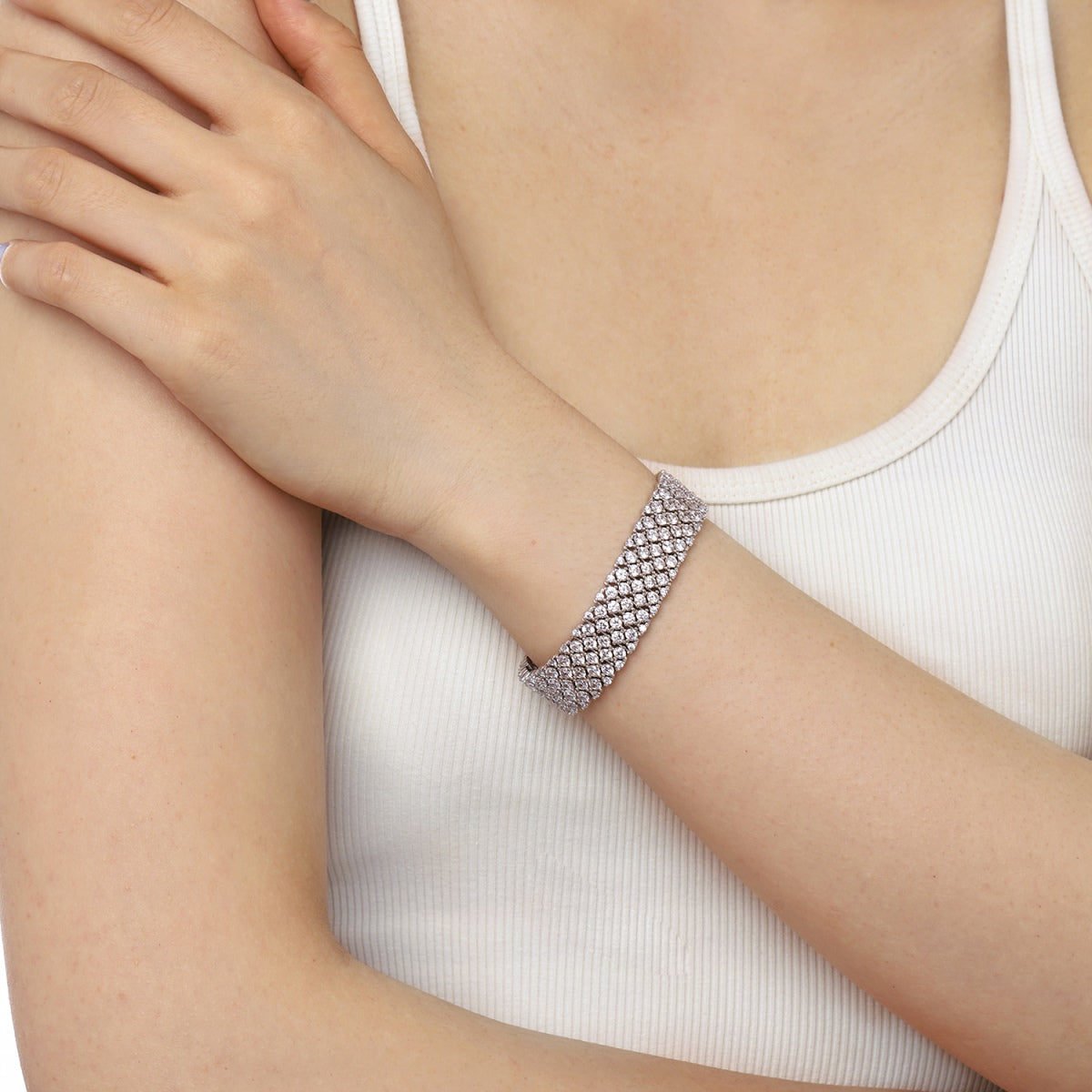 [Love's Uplift]Ornate Elegant Round Cut Party Bracelet