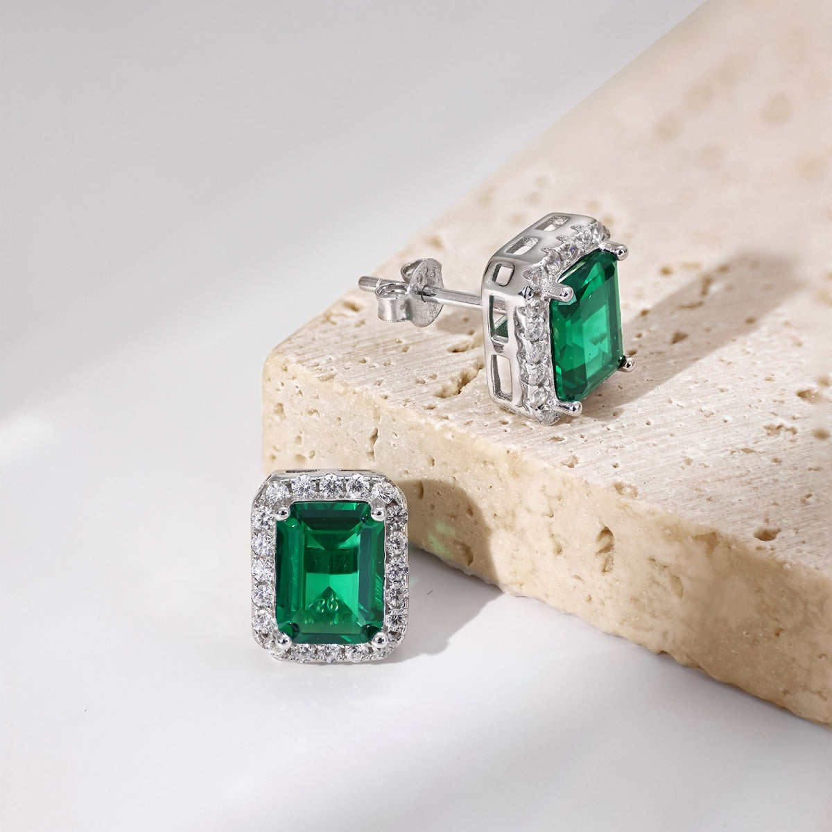 [Love's Uplift]Luxurious Dainty Emerald Cut Banquet Earrings