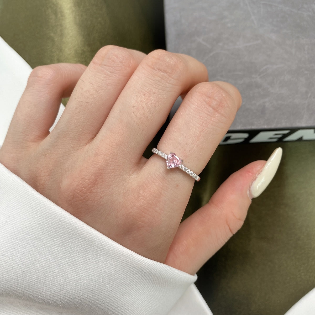 [Love's Uplift]0.5 Carat CaratEternity Charming Heart Shape Lover Ring