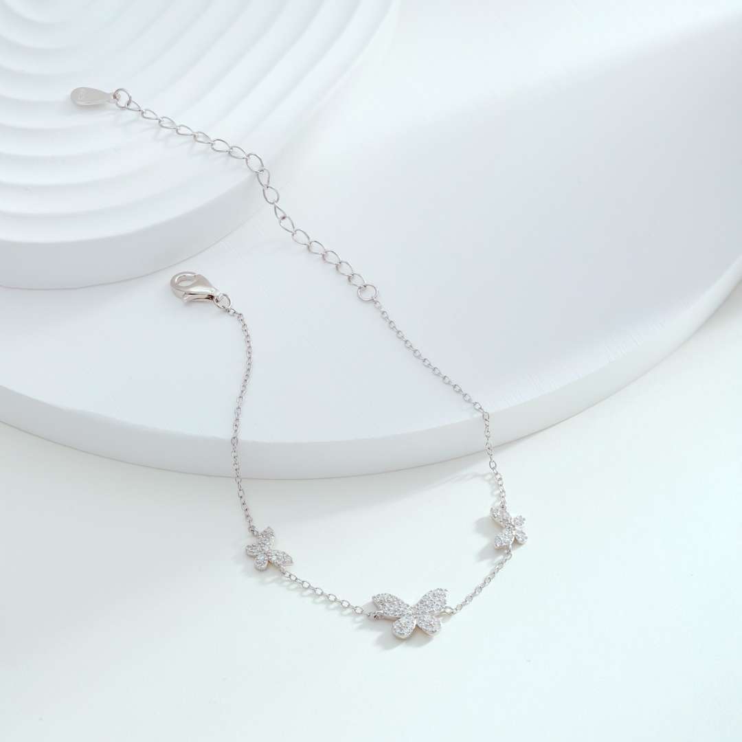 [Love's Uplift]Delicate Butterfly Pendant Bracelet