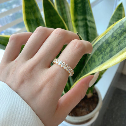 [Love's Uplift]Ornate Oval Cut Tennis Ring