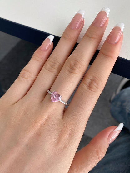[Love's Uplift]2.0 Carat Dazzling Lustrous Heart Cut Lover Ring