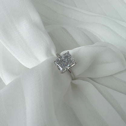 [Love's Uplift]4.0 Carat Ornate Enchanting Radiand Cut Banquet Ring