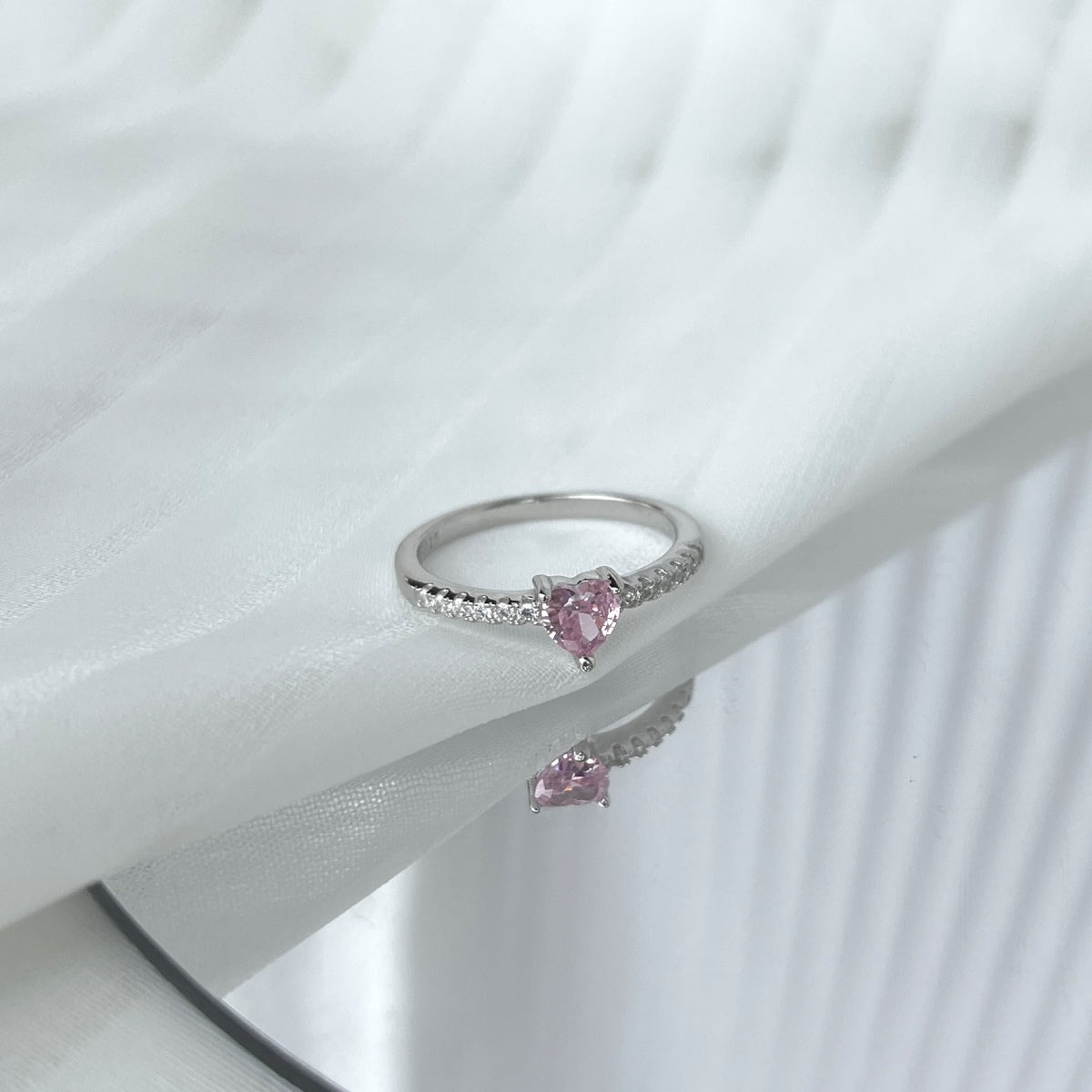 [Love's Uplift]0.5 Carat CaratEternity Charming Heart Shape Lover Ring
