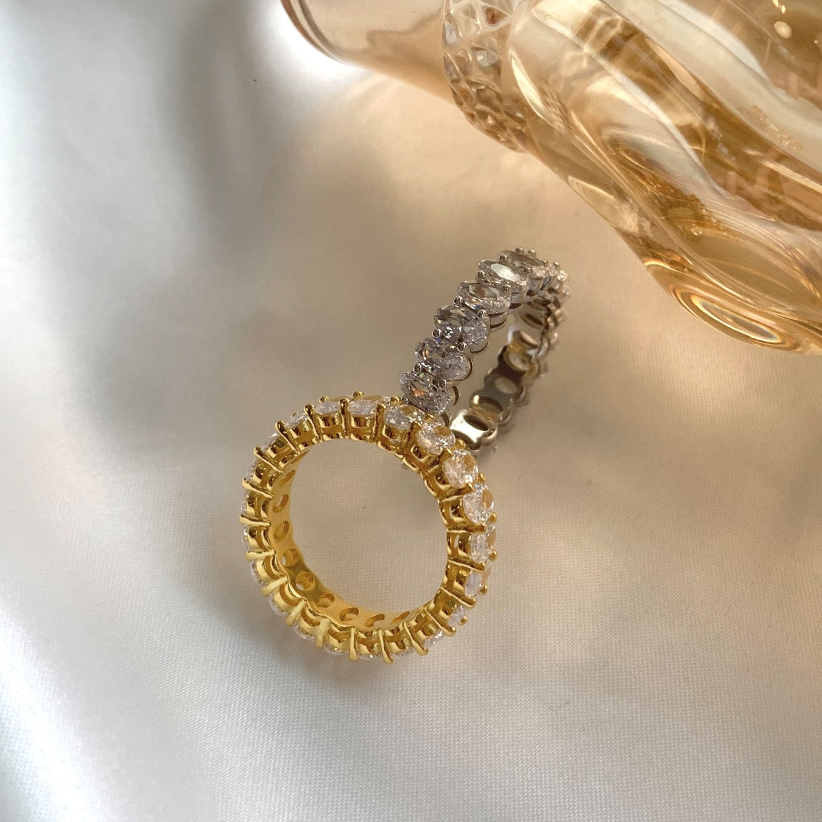 [Love's Uplift]Ornate Oval Cut Tennis Ring