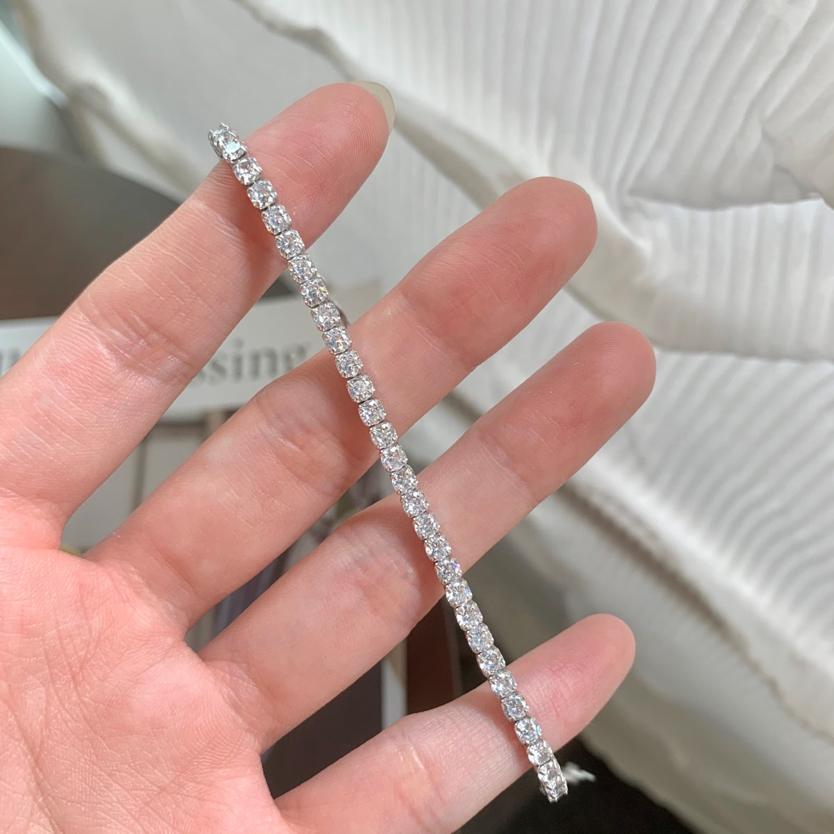 [Love's Uplift]Sparkling Round Cut Daily Bracelet