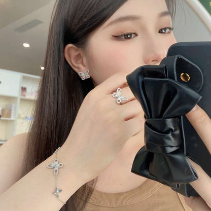 [Love's Uplift]Delicate Butterfly Pendant Bracelet
