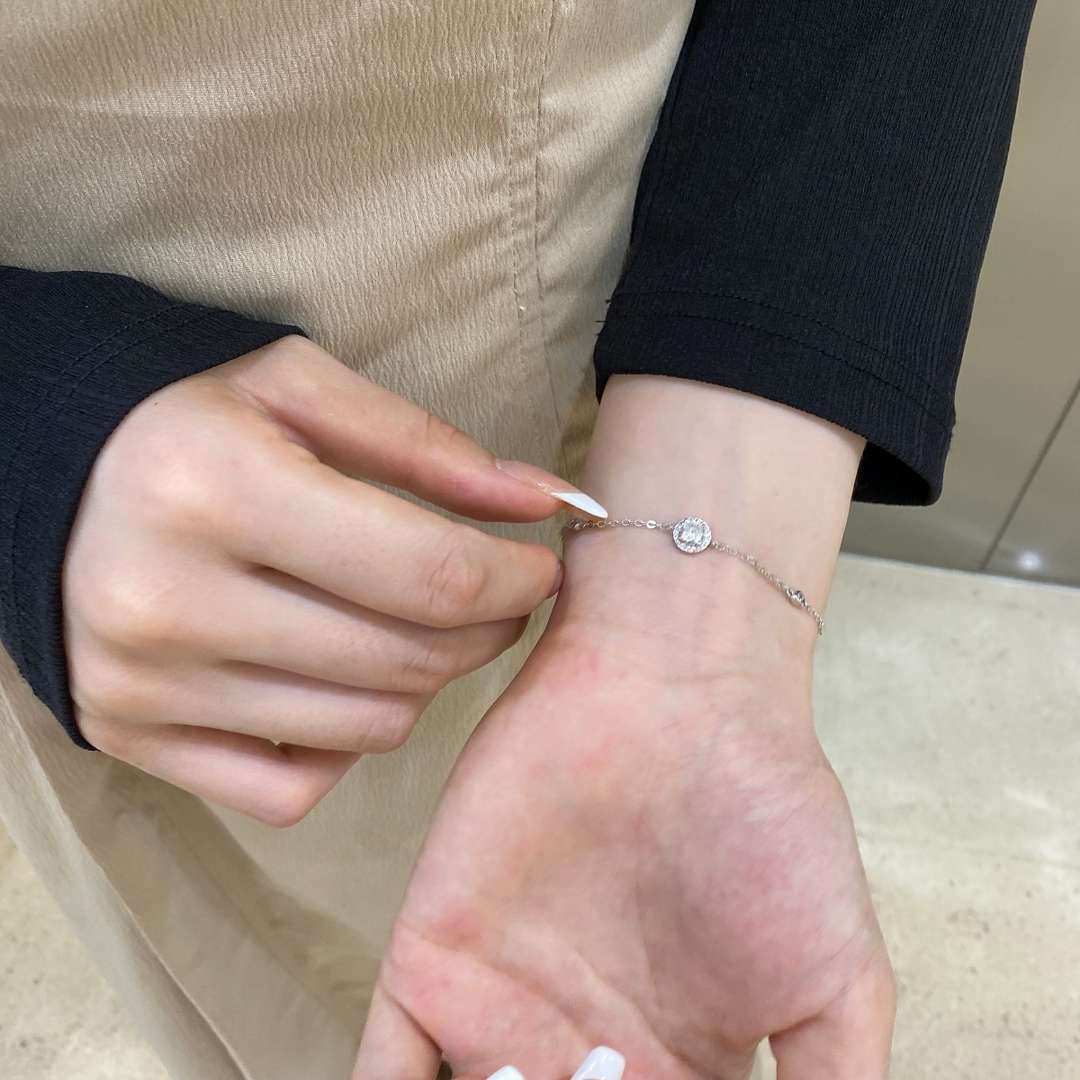 [Love's Uplift]Dazzling Round Cut Shape Bracelet