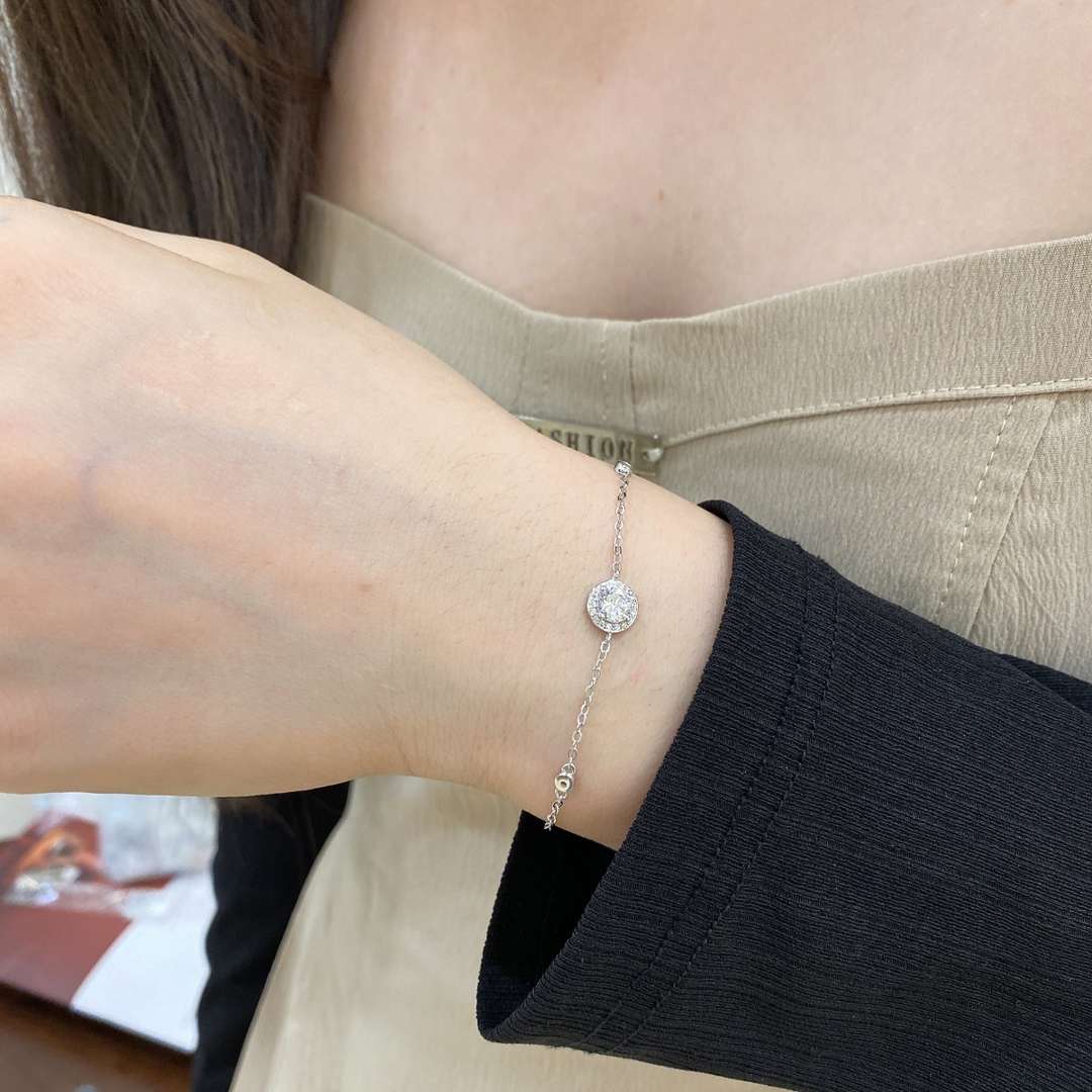 [Love's Uplift]Dazzling Round Cut Shape Bracelet