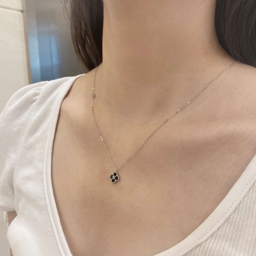 [Love's Uplift]Delicate Flower Shape Necklace
