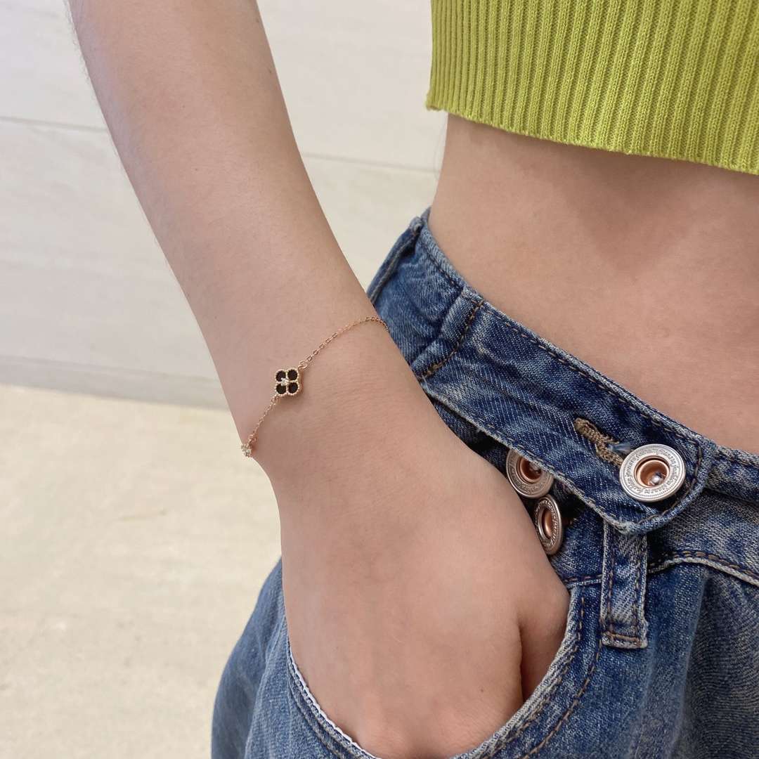 [Love's Uplift]Delicate Four Leaf Clover Bracelet