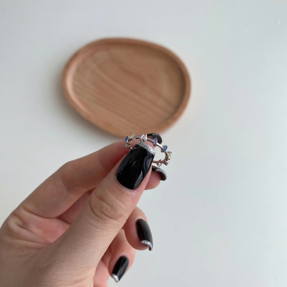[Love's Uplift]Unique Trapezoid Cut Daily Ring