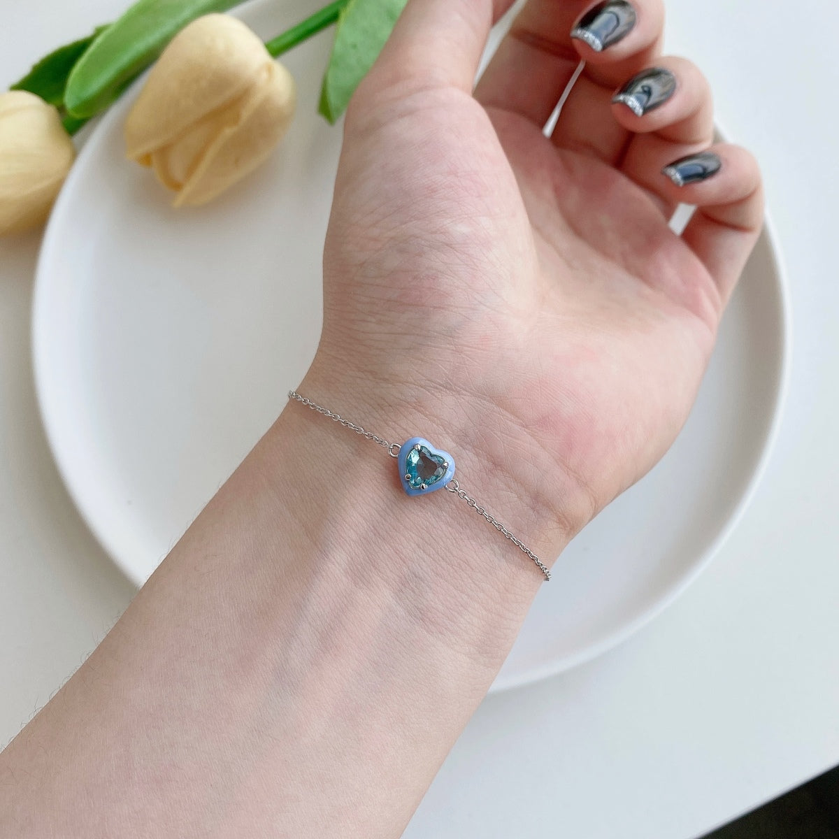 [Love's Uplift]Sparkling Romantic Heart Shape Lover Bracelet