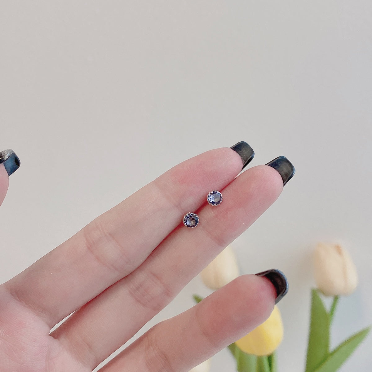 [Love's Uplift]Sparkling Colorful Round Shape Earrings