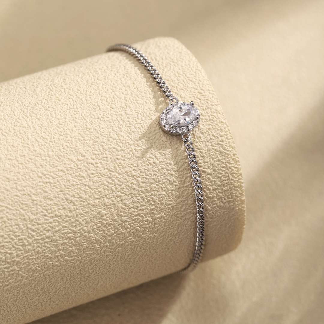 [Love's Uplift]Exquisite Oval Shape Bracelet