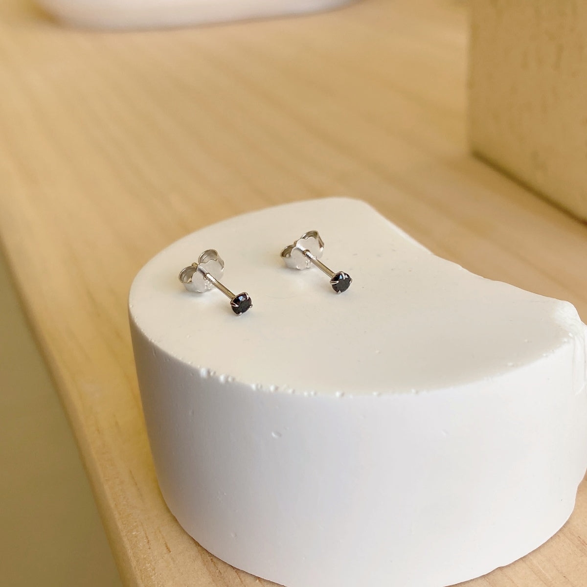 [Love's Uplift]Delicate Solitaire Earrings