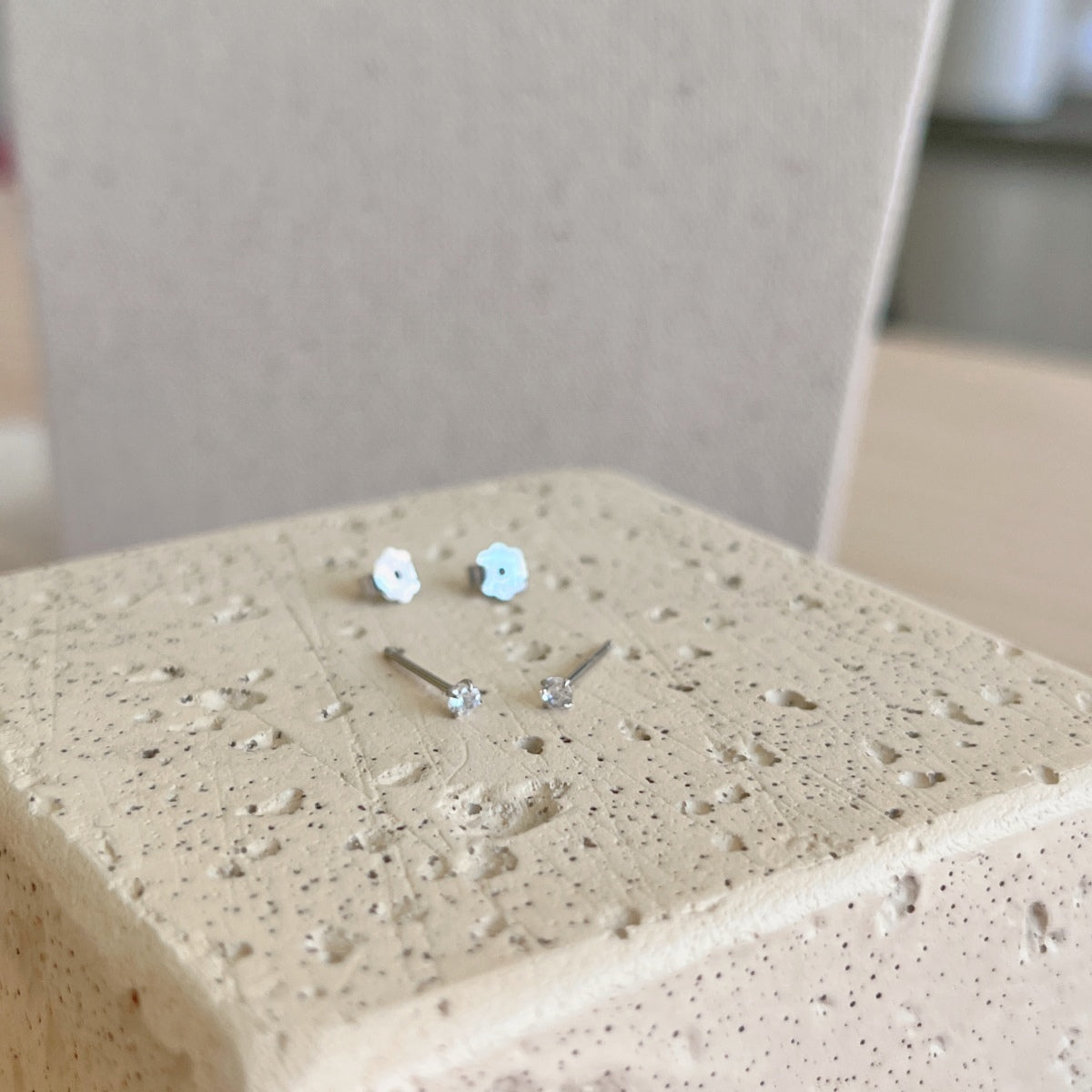 [Love's Uplift]Delicate Solitaire Earrings