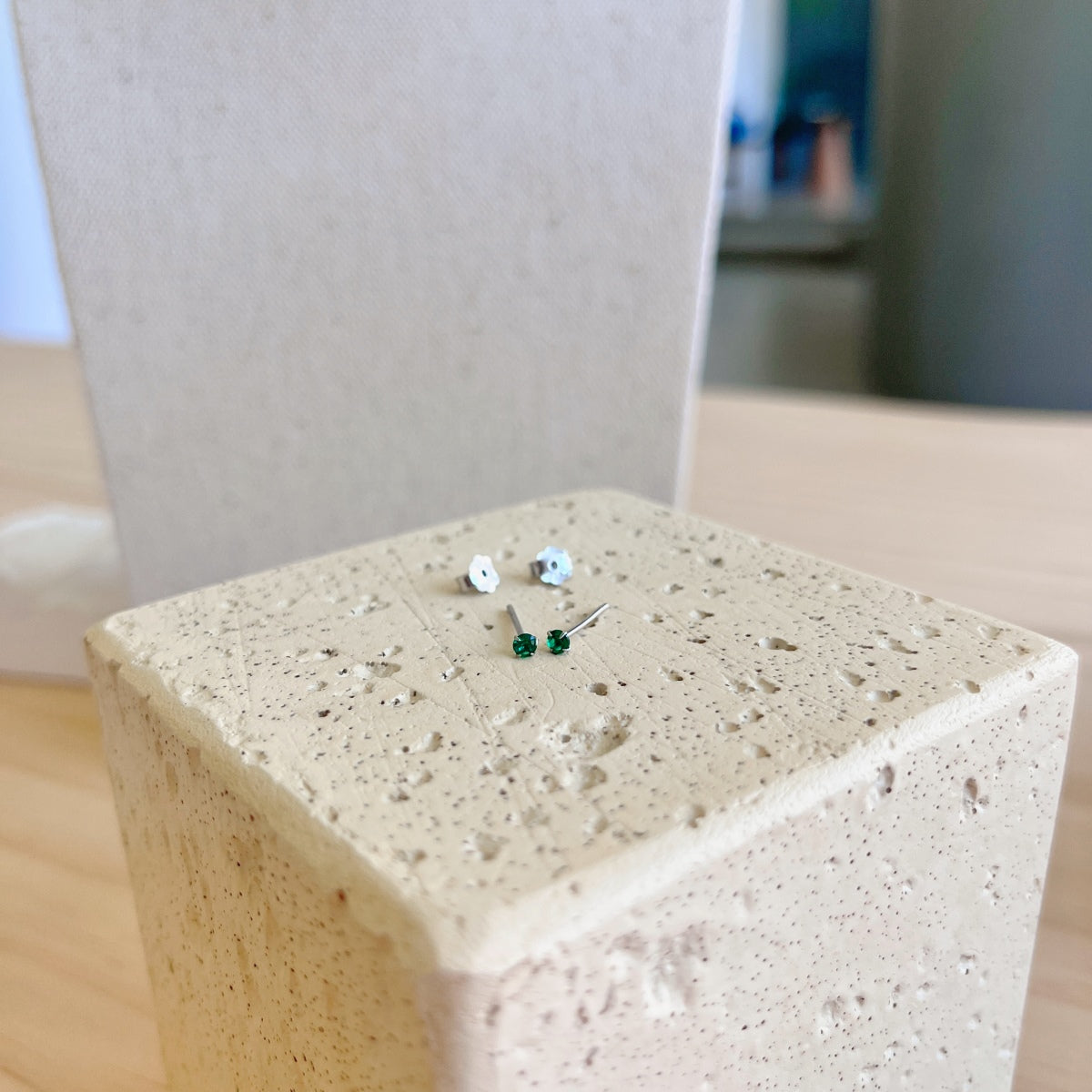[Love's Uplift]Delicate Solitaire Earrings