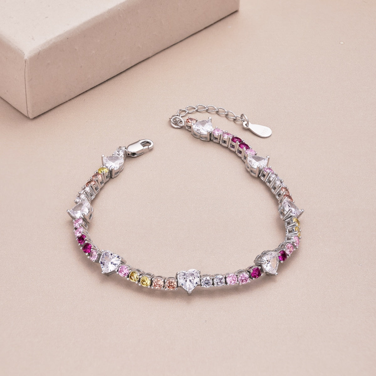 [Love's Uplift]Romantic Heart Shape Round Cut Lover Bracelet