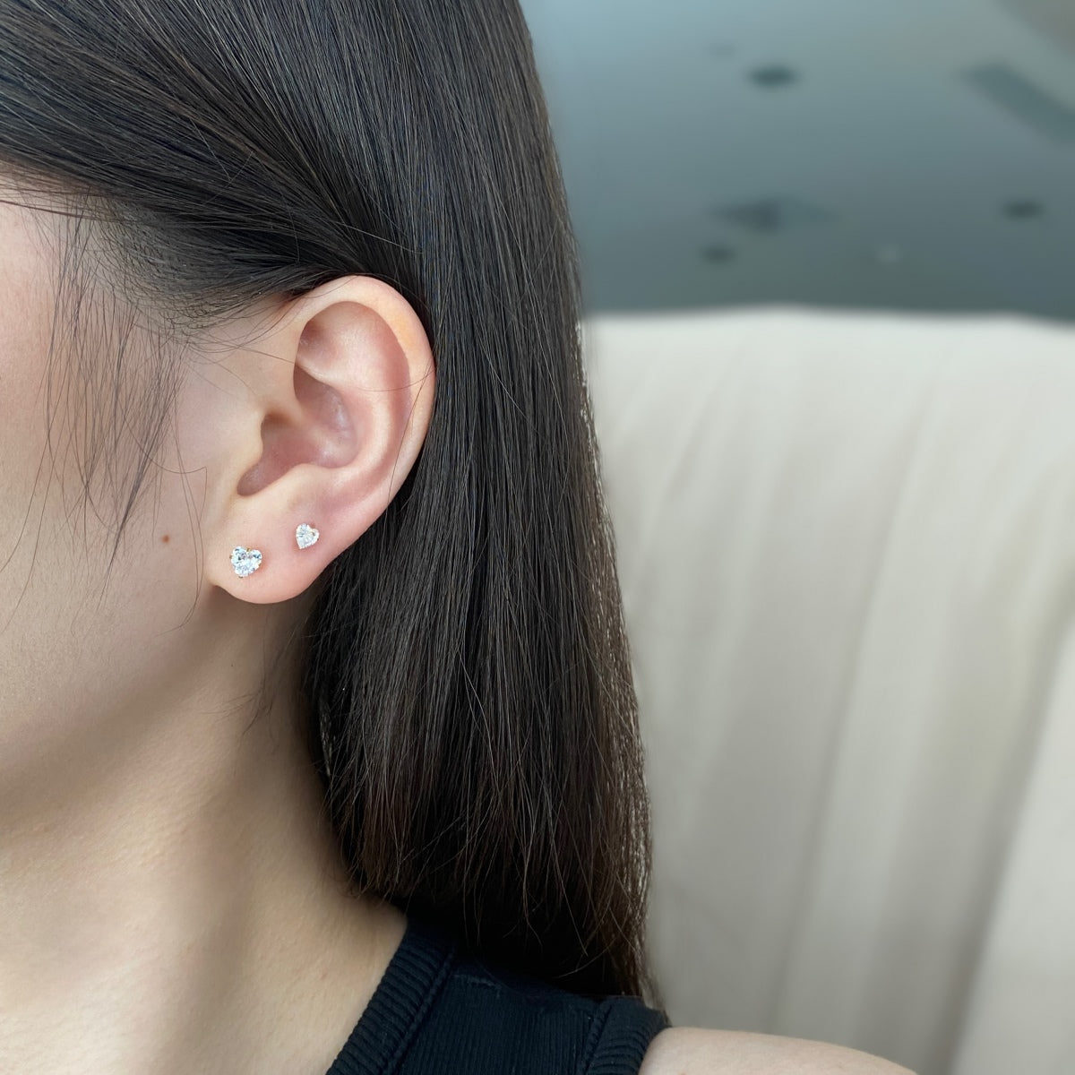 [Love's Uplift]Sparkling Heart Shaped Simple Earrings