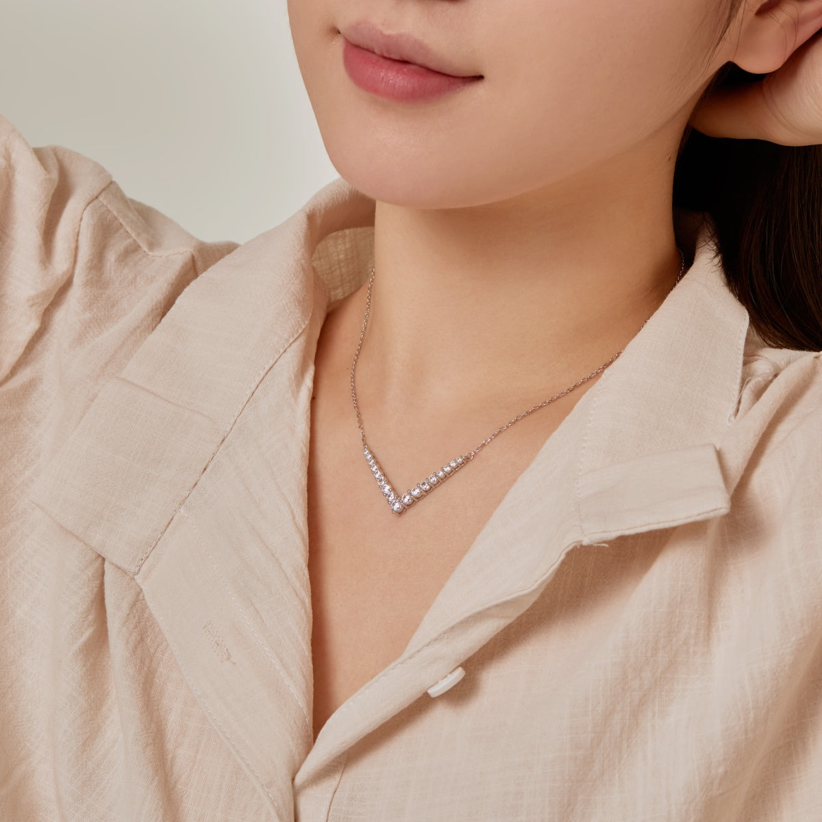 [Love's Uplift]Ornate Round Cut Necklace