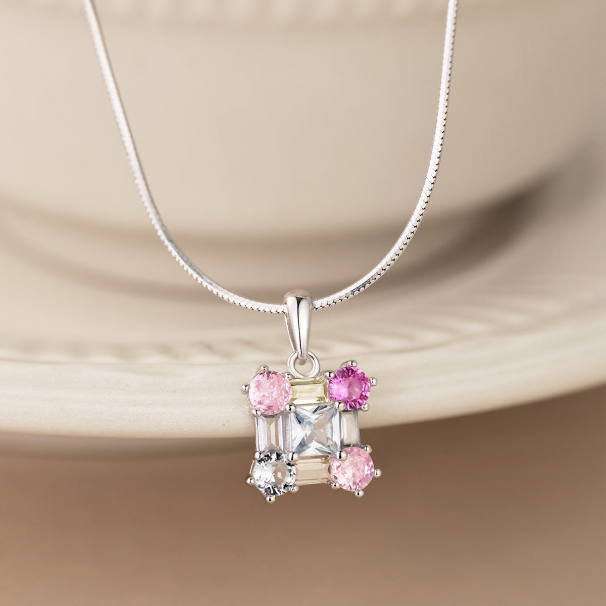 [Love's Uplift]Gorgeous Multi Colorful Necklace