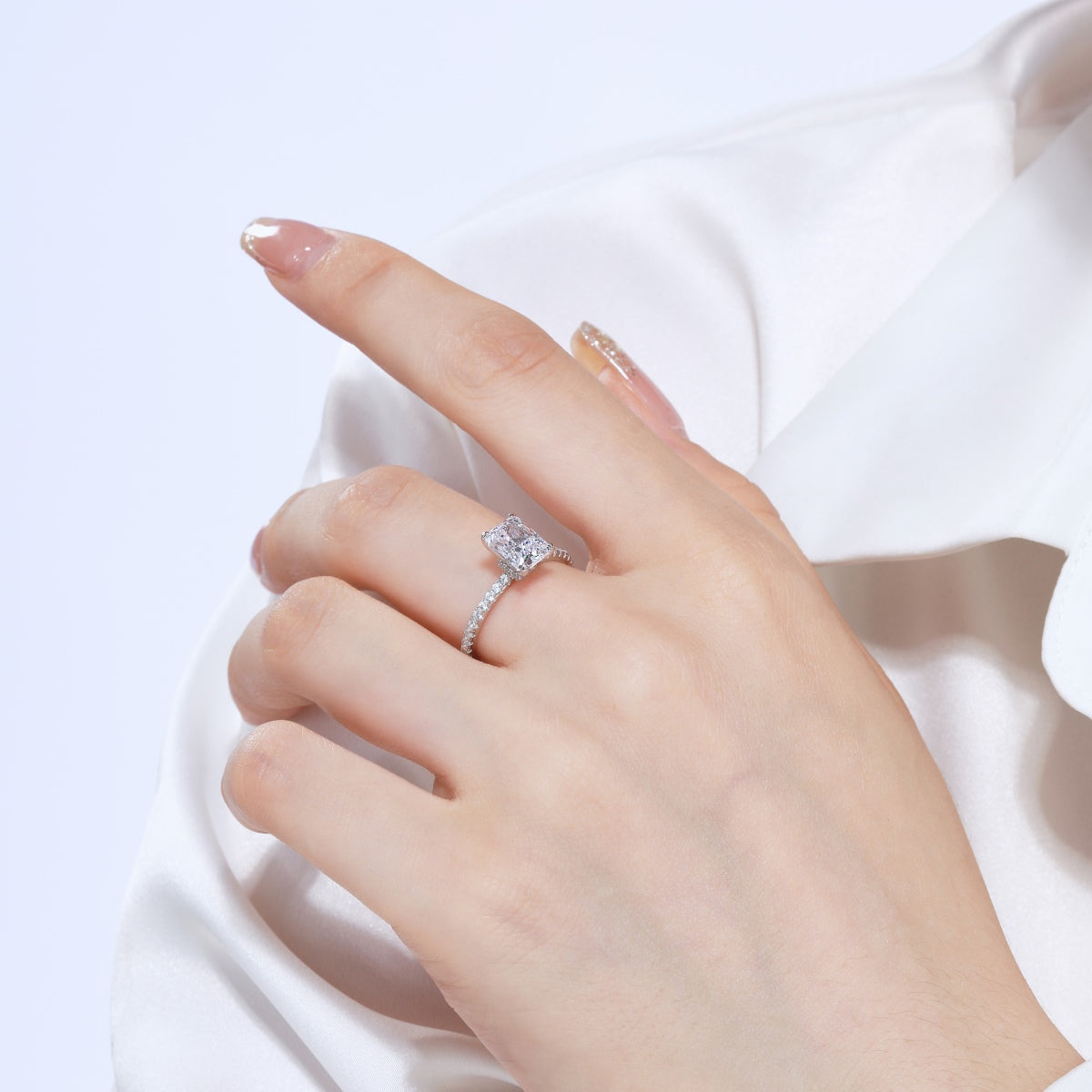 [Love's Uplift]2.0 Carat Dazzling Sparkling Radiant Cut Party Ring