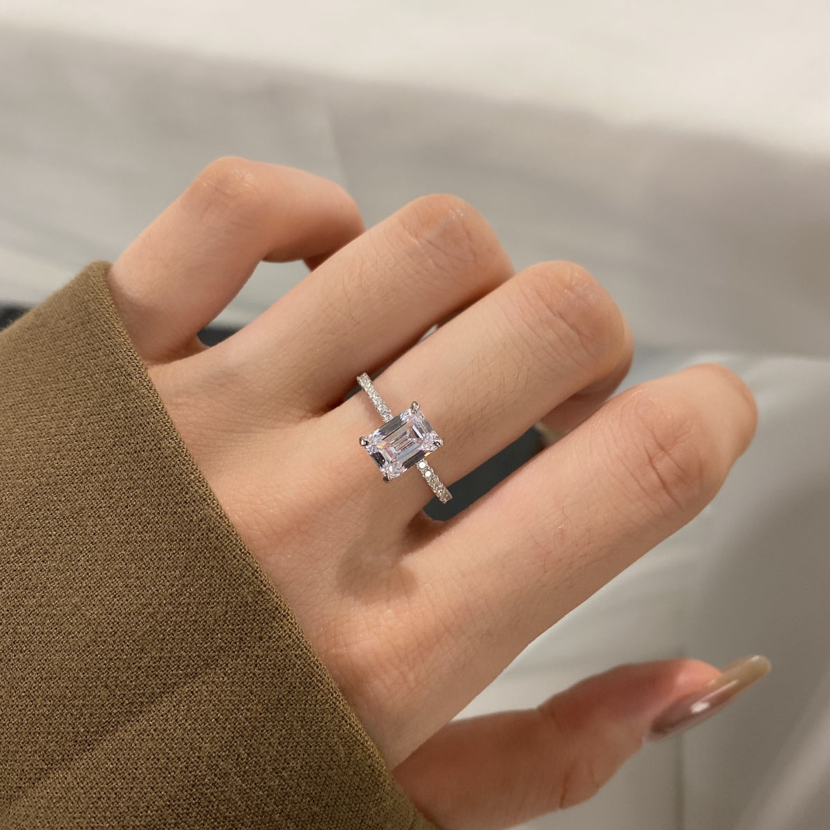 [Love's Uplift]2.0 Carat Scintillating Ornate Radiant Cut Party Ring