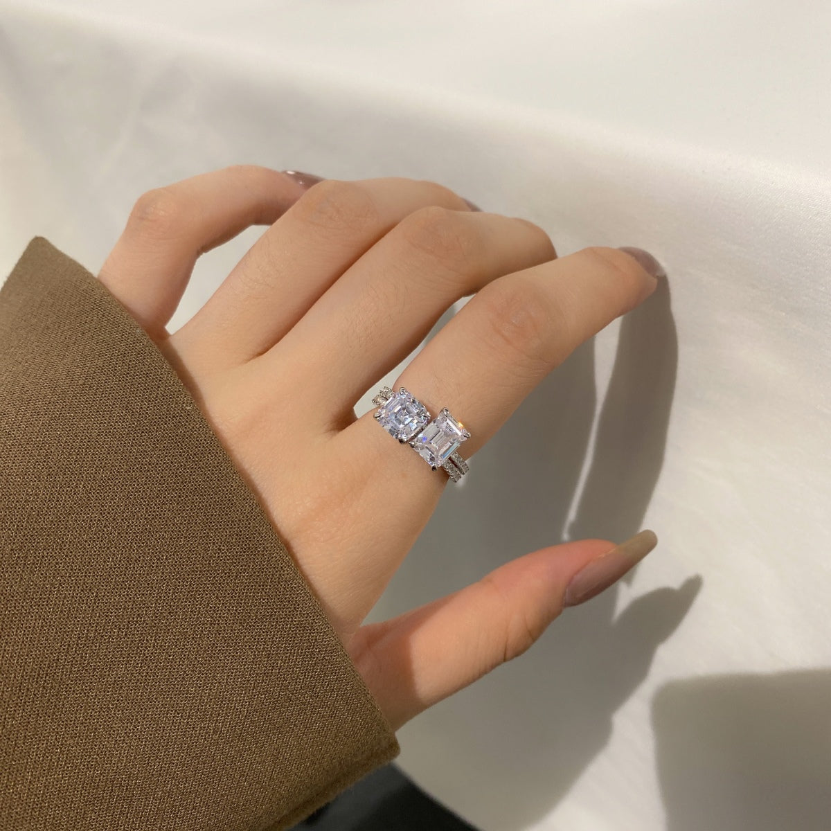 [Love's Uplift]2.0 Carat Scintillating Ornate Radiant Cut Party Ring