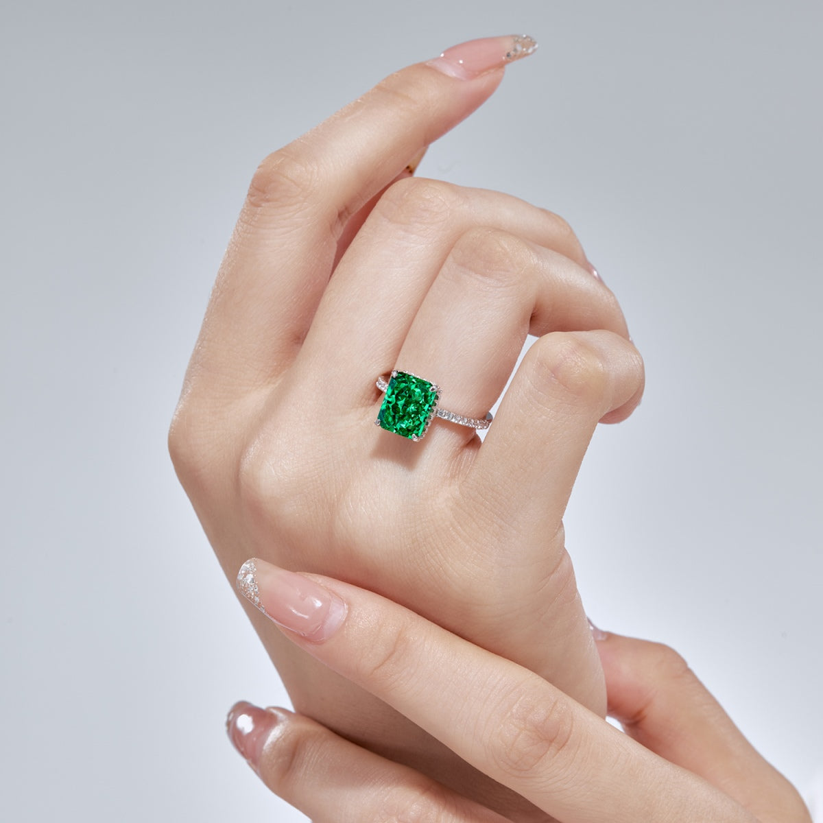 [Love's Uplift]4.0 Carat Luxurious Engagement Ring