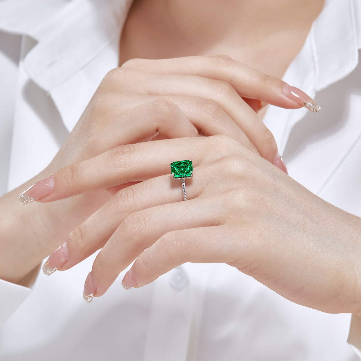 [Love's Uplift]4.0 Carat Luxurious Engagement Ring