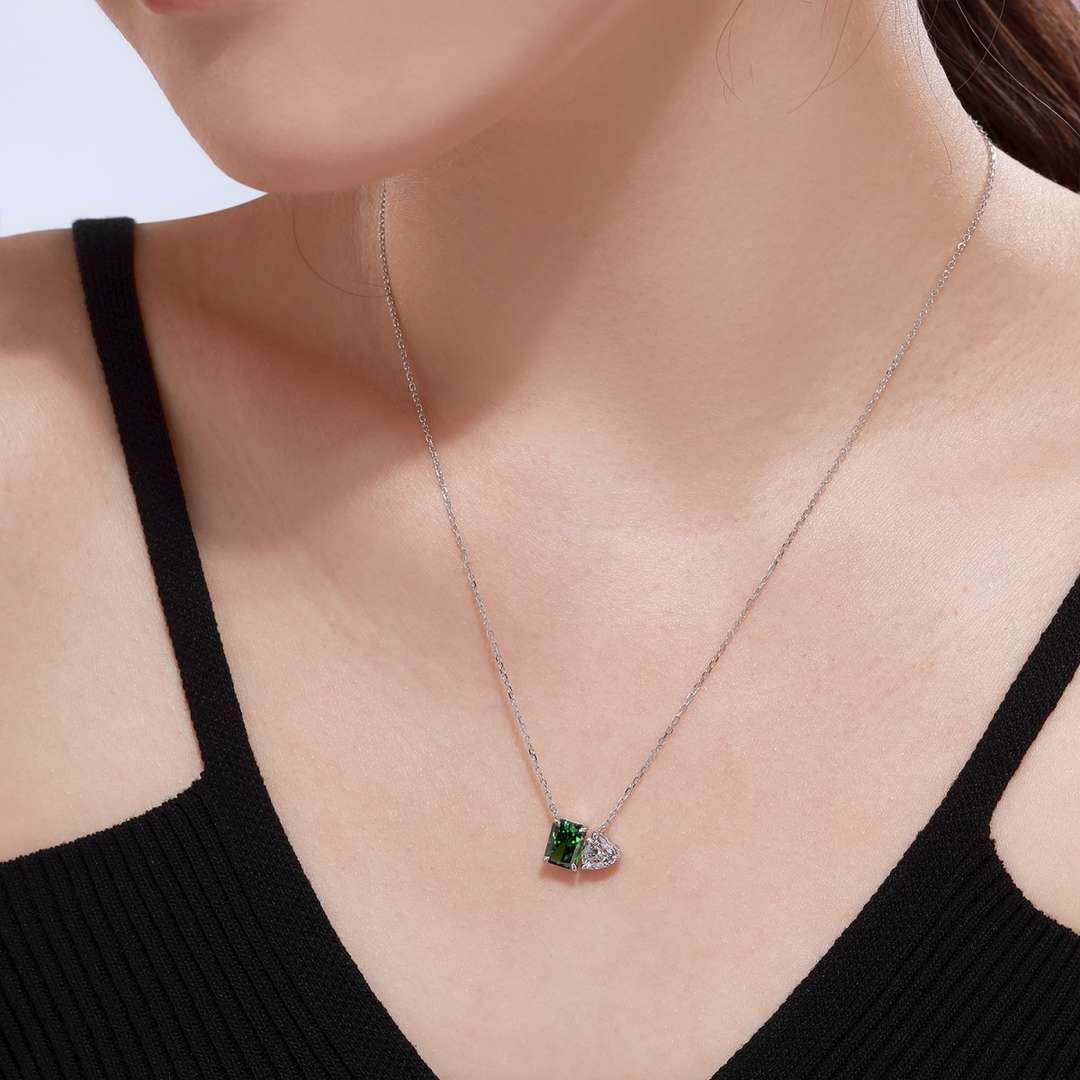 [Love's Uplift]Dazzling Square & Heart Shape Necklace