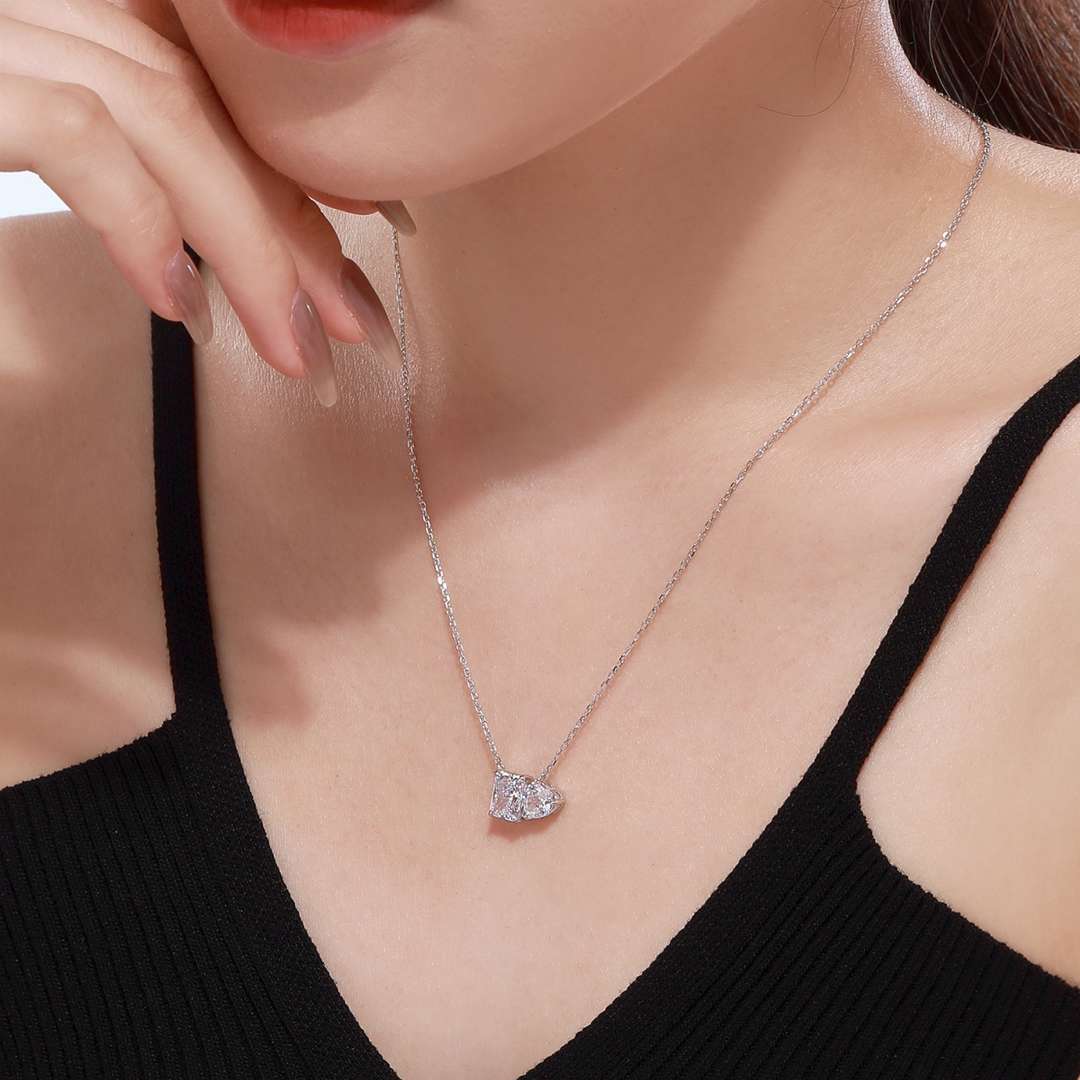 [Love's Uplift]Dazzling Square & Heart Shape Necklace