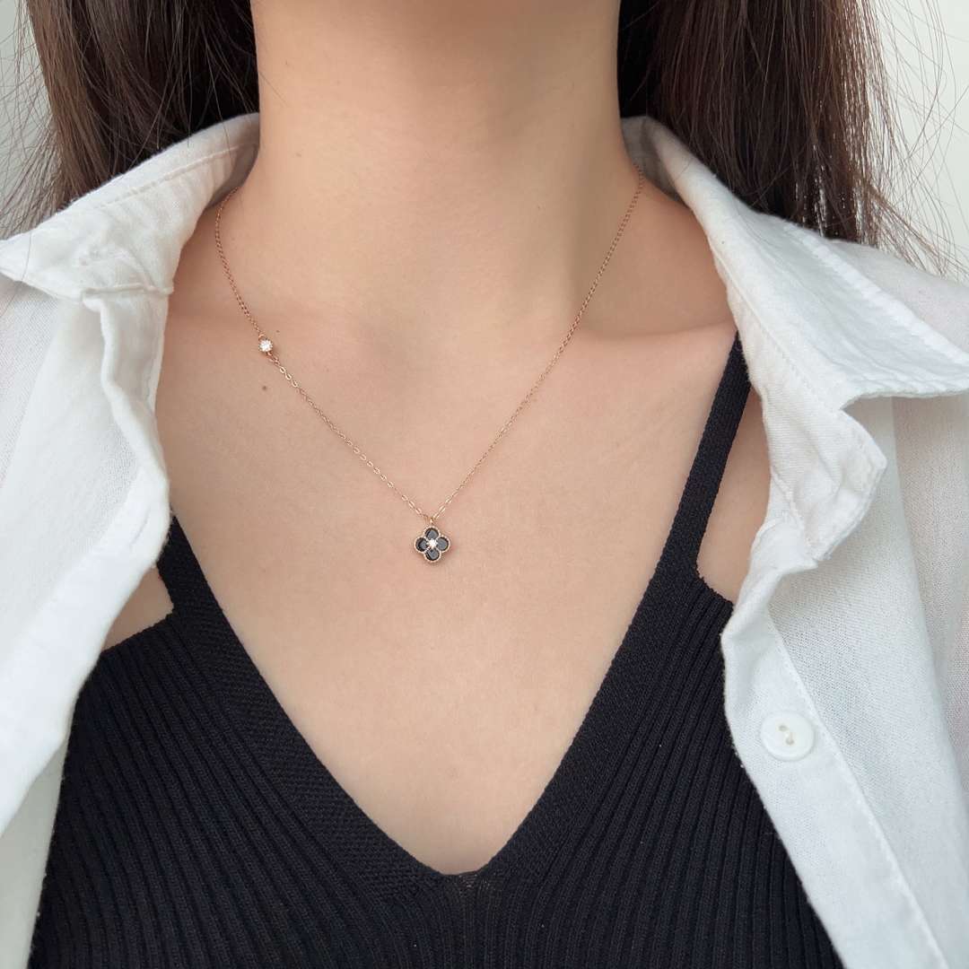 [Love's Uplift]Delicate Flower Shape Necklace