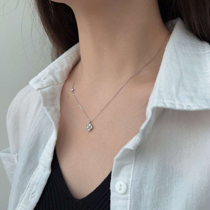 [Love's Uplift]Delicate Flower Shape Necklace
