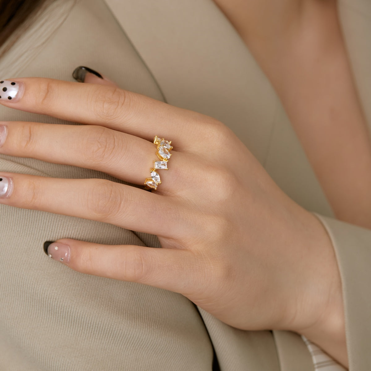 [Love's Uplift]Delicate Multi Cut Ring