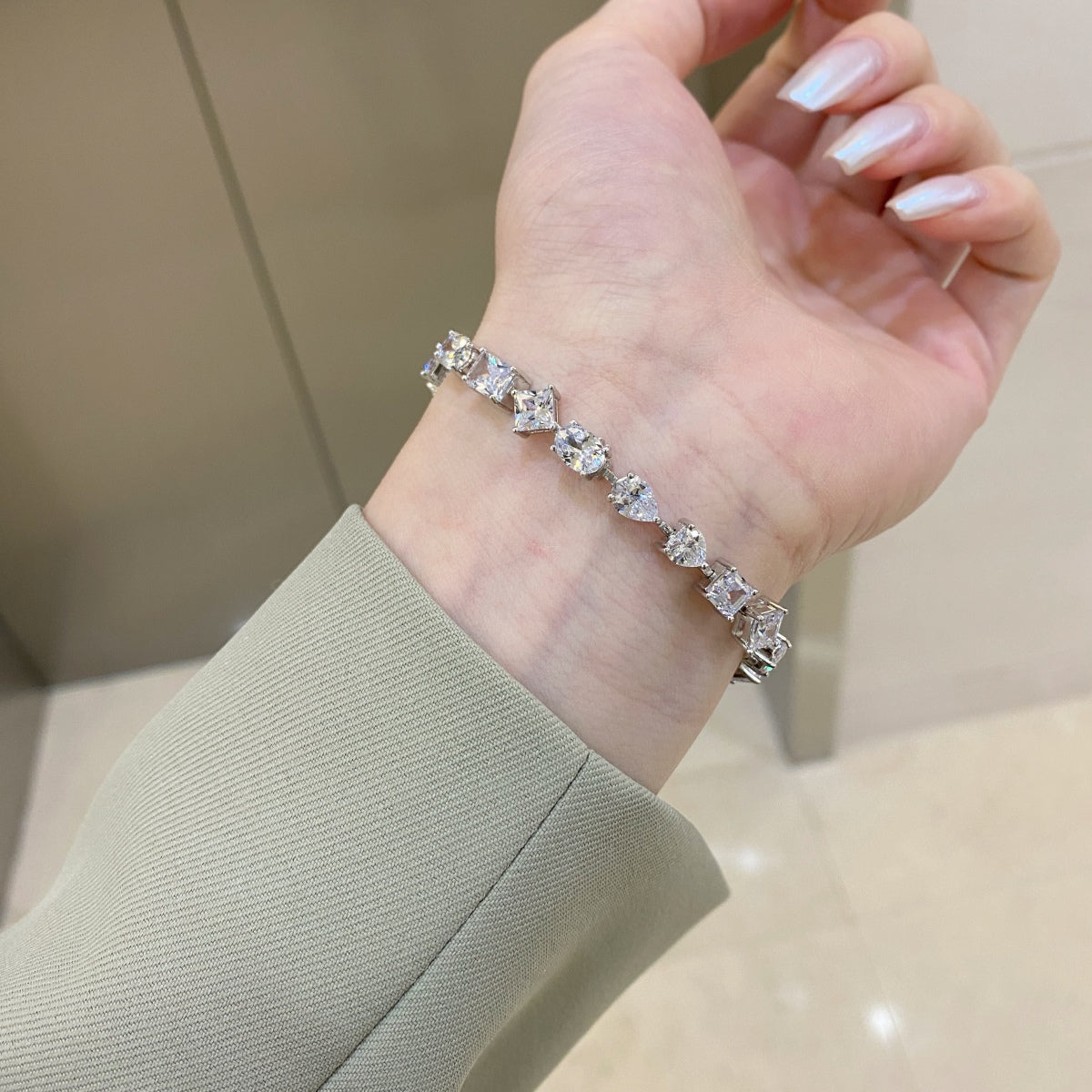 [Love's Uplift]Unique Exquisite Multi Cut Daily Bracelet
