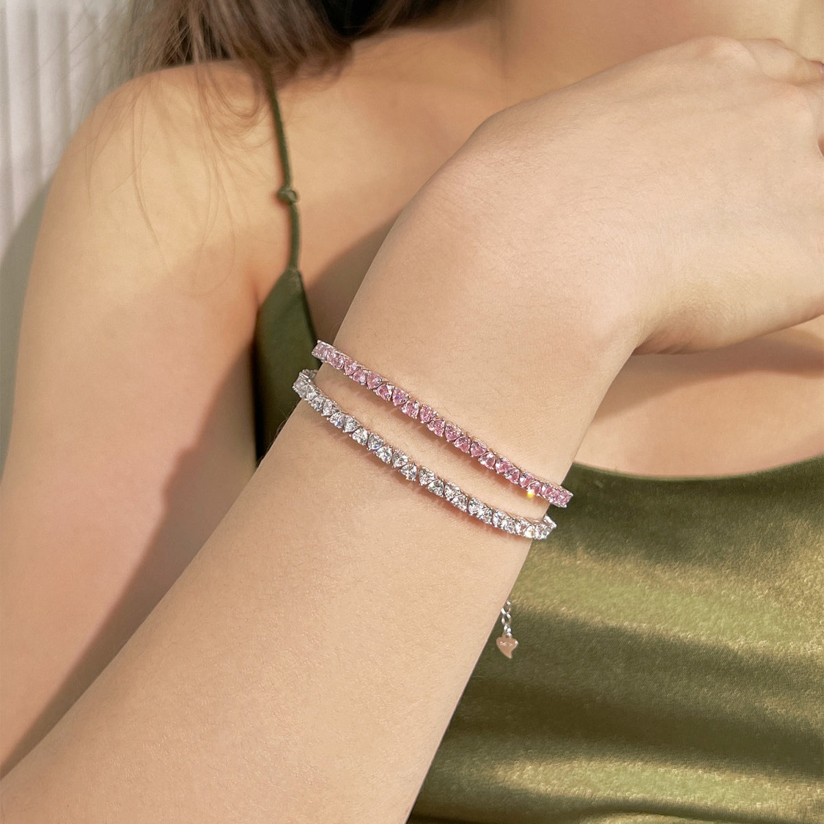 [Love's Uplift]Dazzling Romantic Heart Shape Lover Bracelet