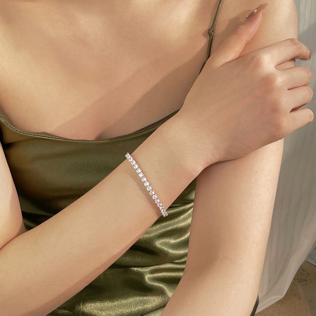 [Love's Uplift]Luxurious Ornate Round Cut Tennis Bracelet