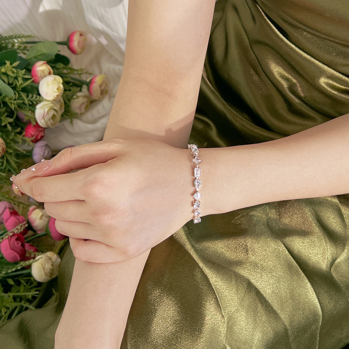 [Love's Uplift]Unique Exquisite Multi Cut Daily Bracelet