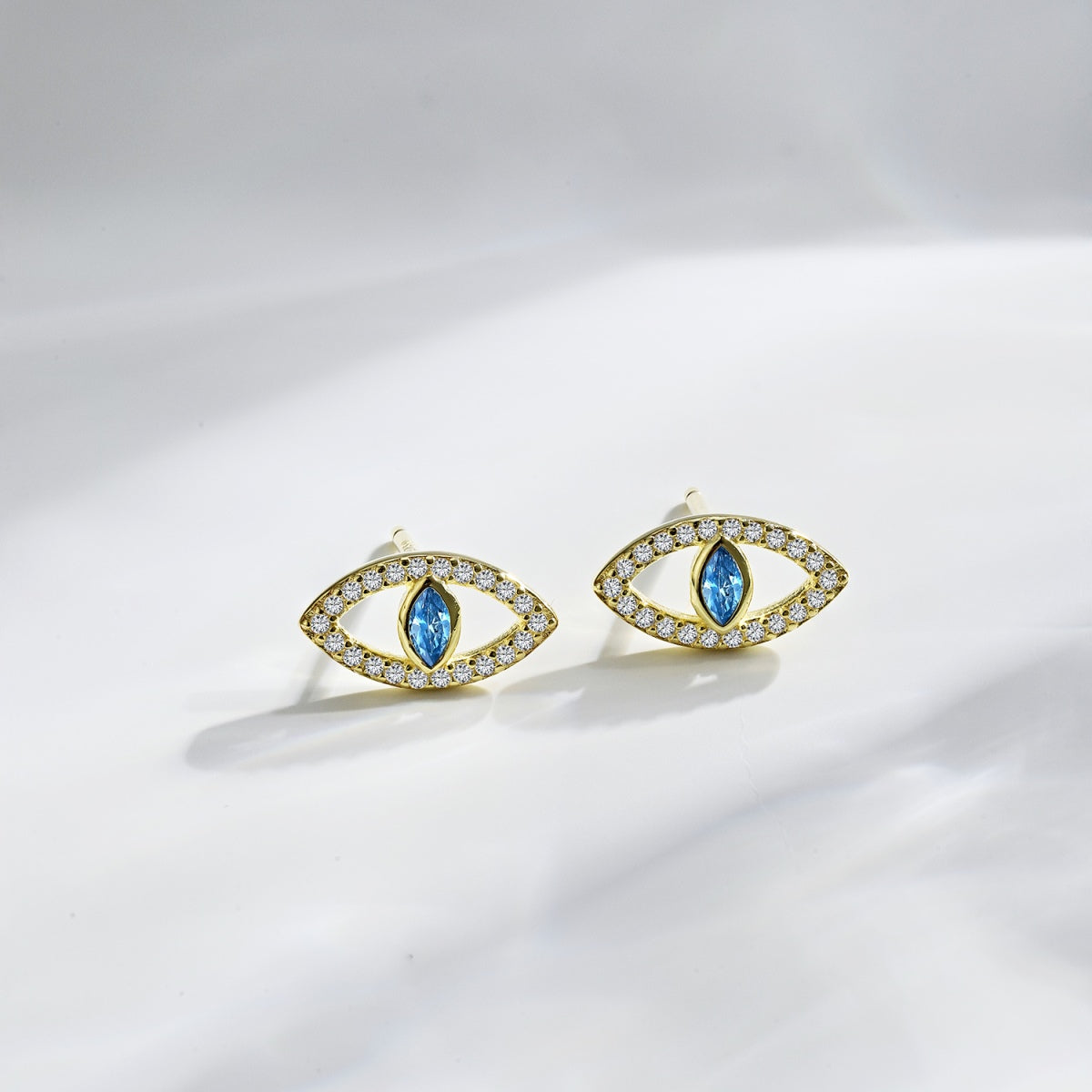 [Love's Uplift]Blue Devil Eyes Hollow Stud Earrings