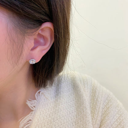 [Love's Uplift]Classic Princess Round Shape Earrings