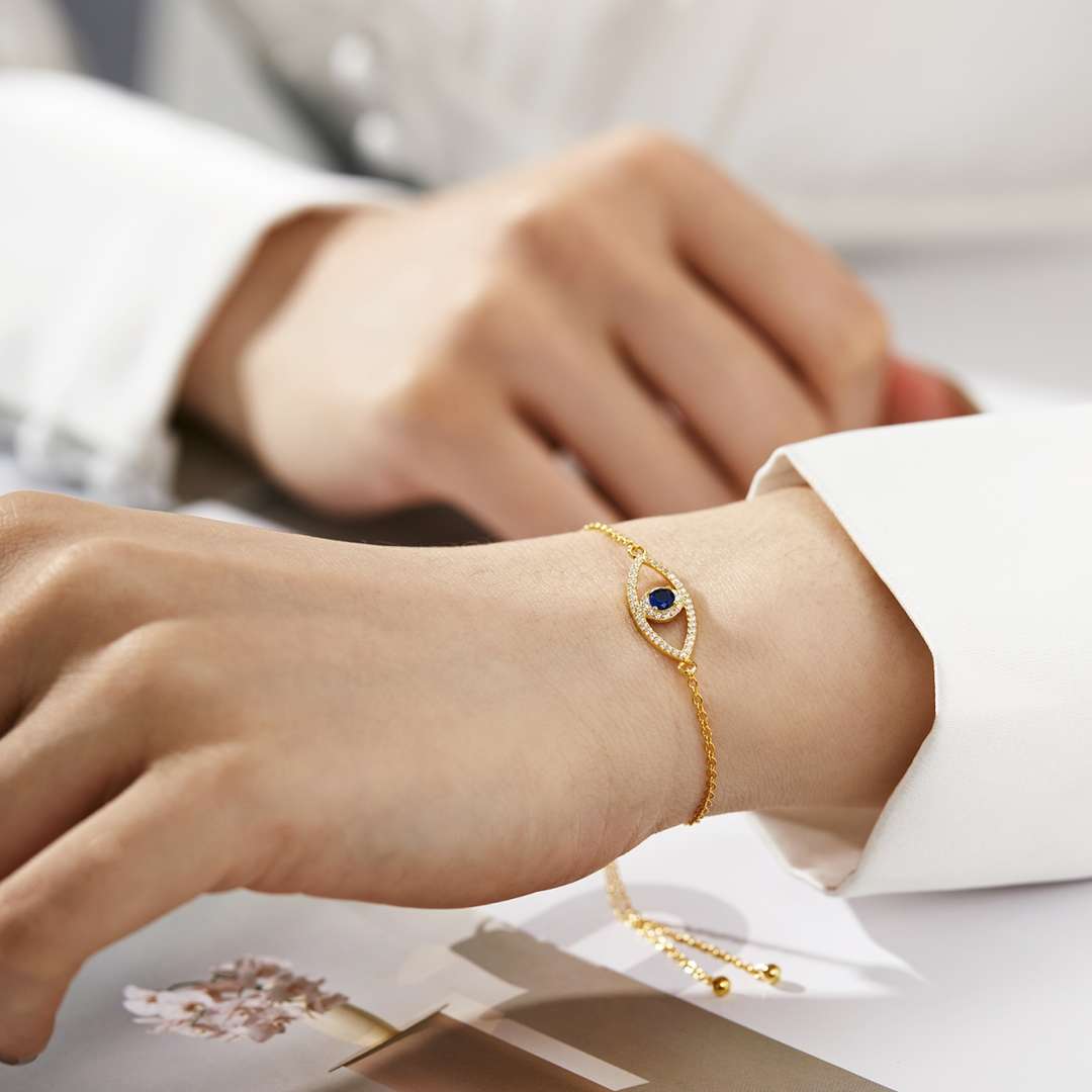 [Love's Uplift]Devil's Eye Hollow Design Bracelet