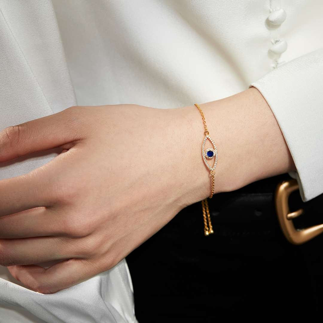 [Love's Uplift]Devil's Eye Hollow Design Bracelet